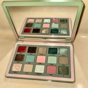 Natasha Denona RETRO GLAM EYESHADOW PALETTE. Great condition, light use.